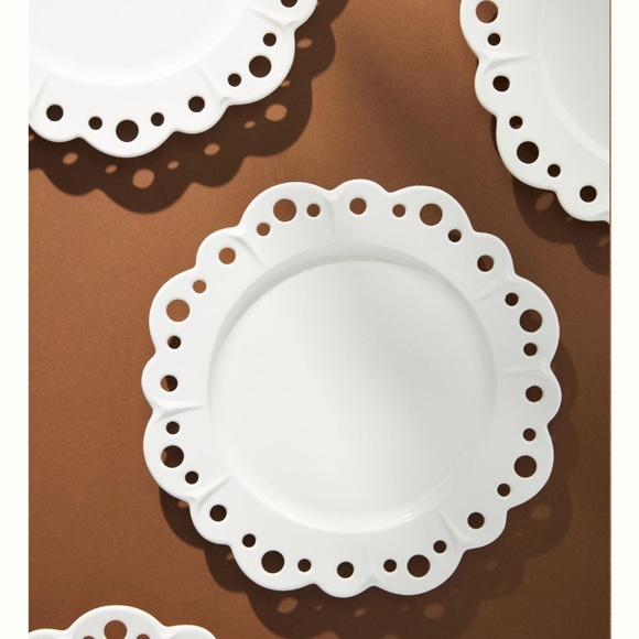 Eyelet Dinner Plates, Set of 4 Anthropologie - Picture 1 of 7
